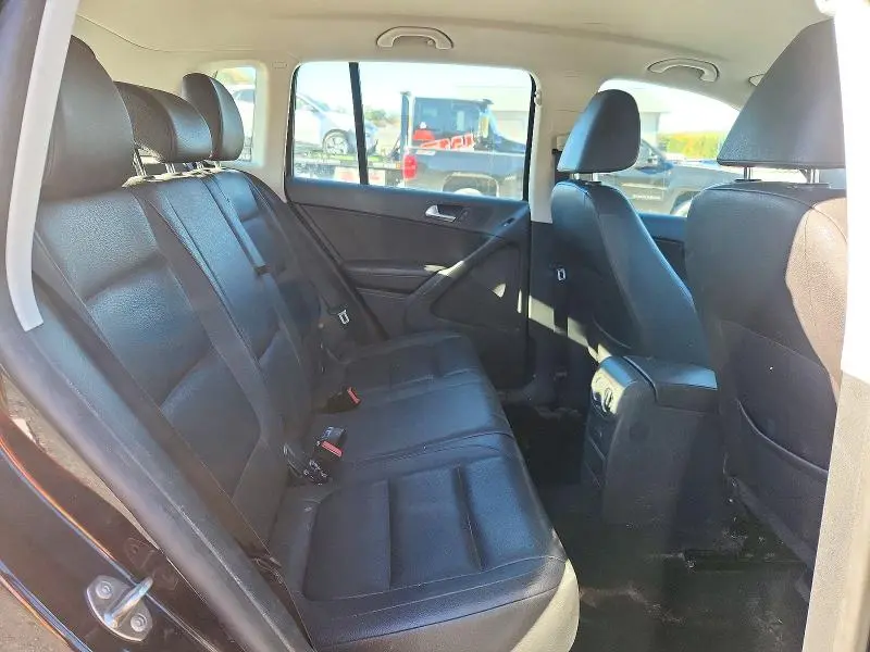 2016 VOLKSWAGEN TIGUAN S  