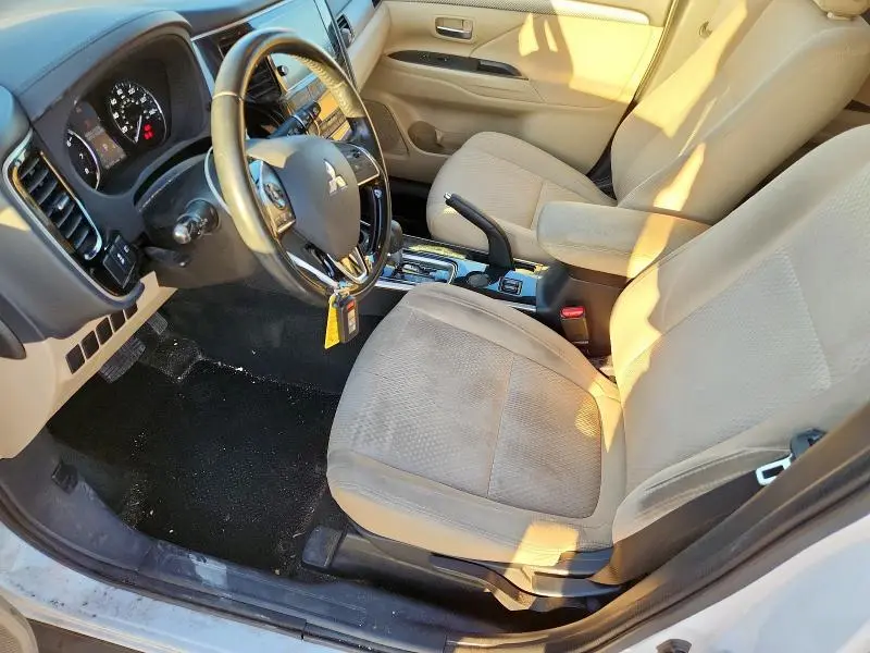 2017 MITSUBISHI OUTLANDER SE