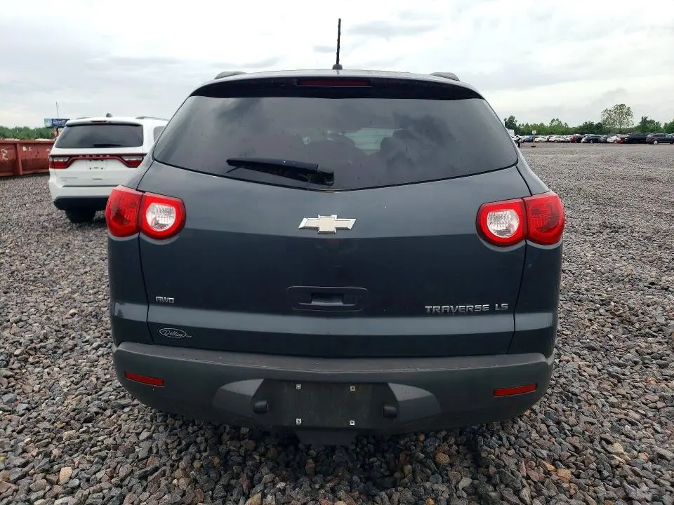 2011 CHEVROLET TRAVERSE LS  
