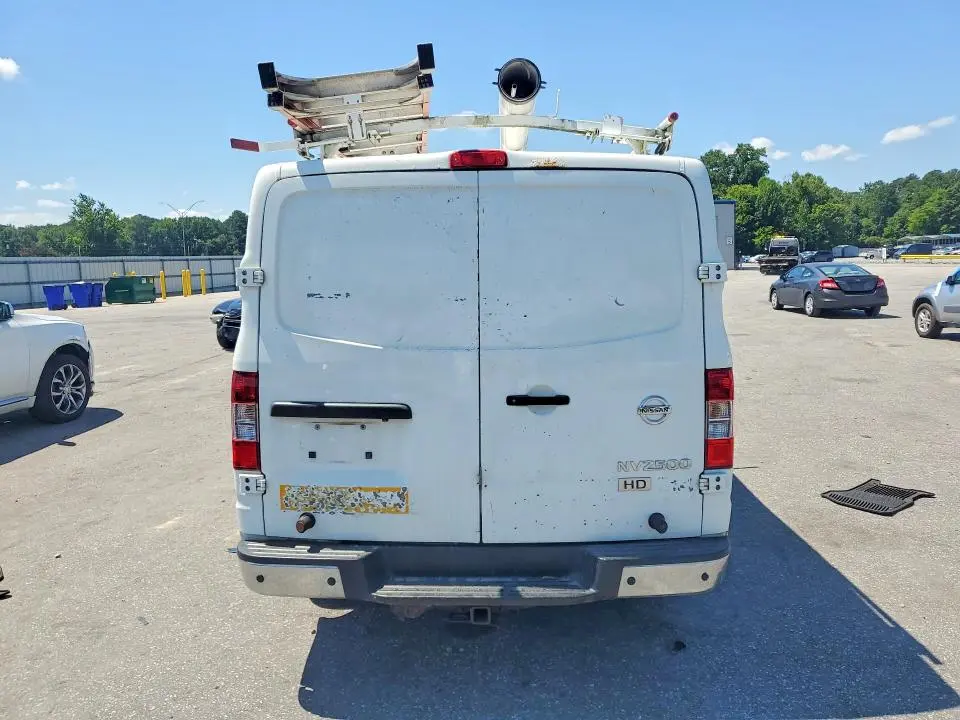 2015 NISSAN NV 2500 HD SL  
