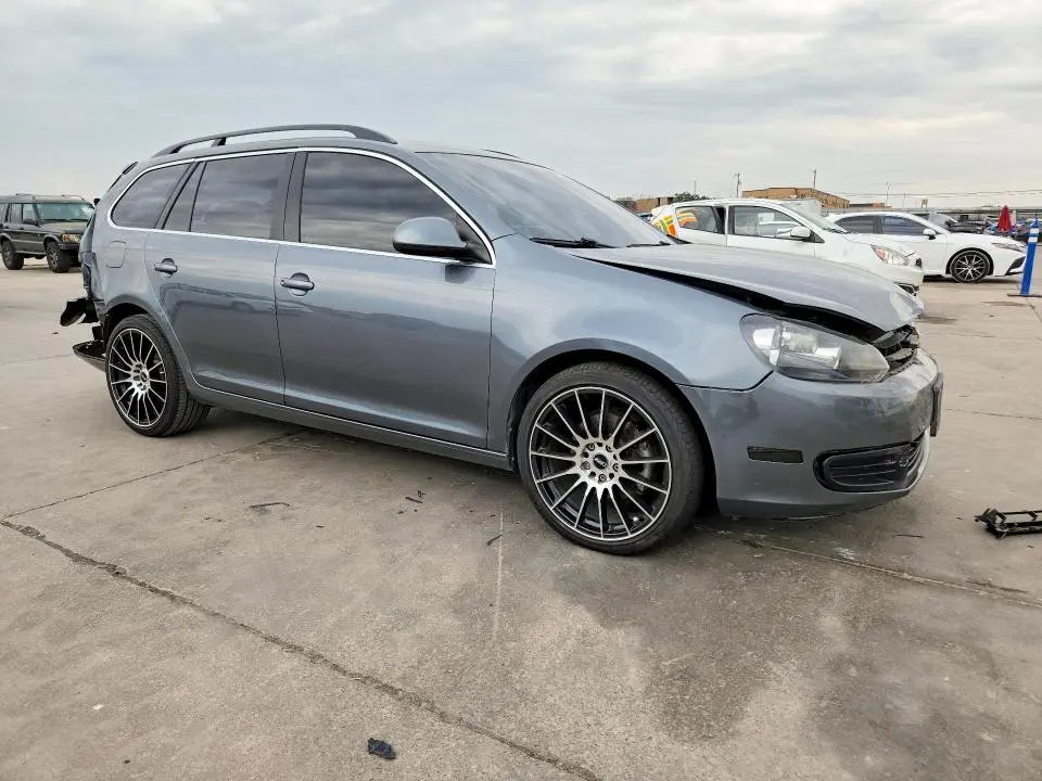 2010 VOLKSWAGEN JETTA SE  