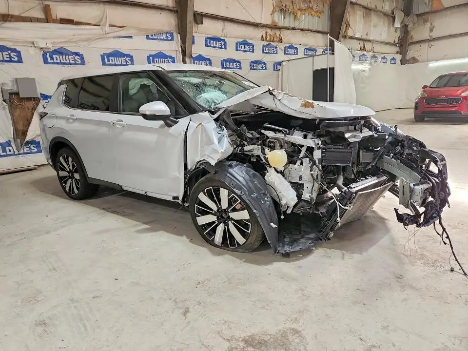 2025 MITSUBISHI OUTLANDER SE  