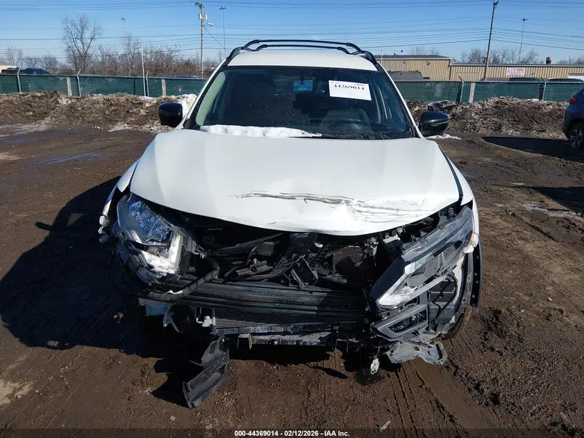 2018 NISSAN ROGUE SV