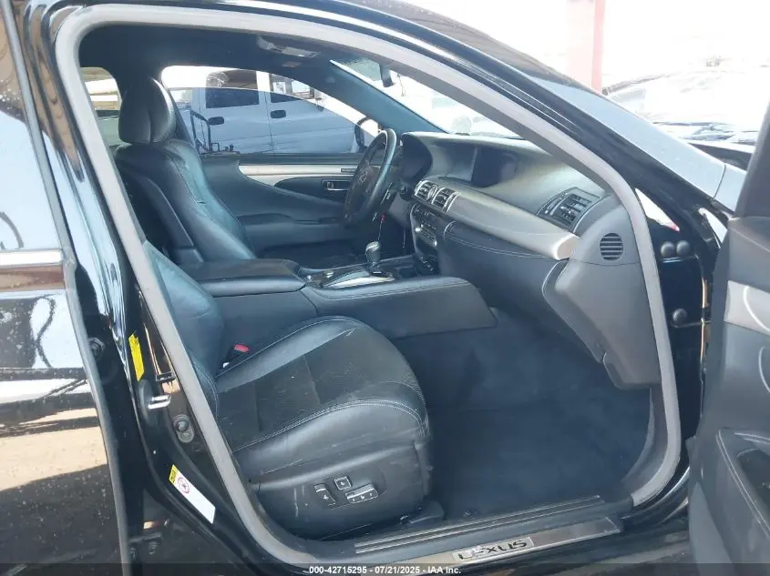 2013 LEXUS LS 460  