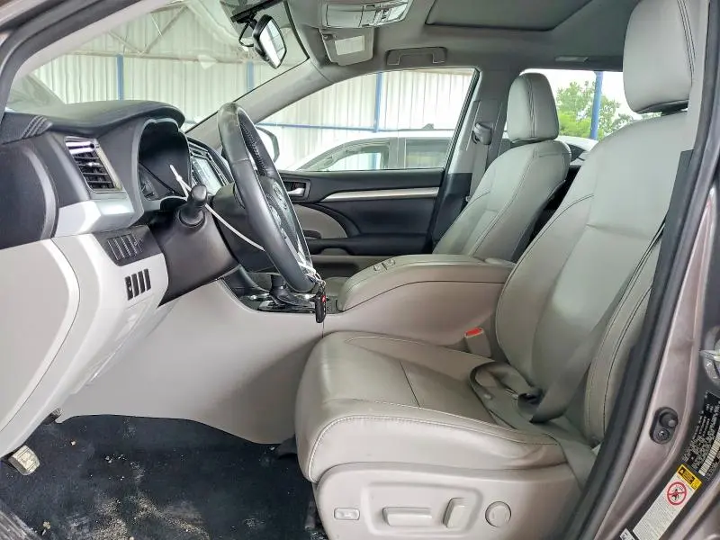 2016 TOYOTA HIGHLANDER XLE  