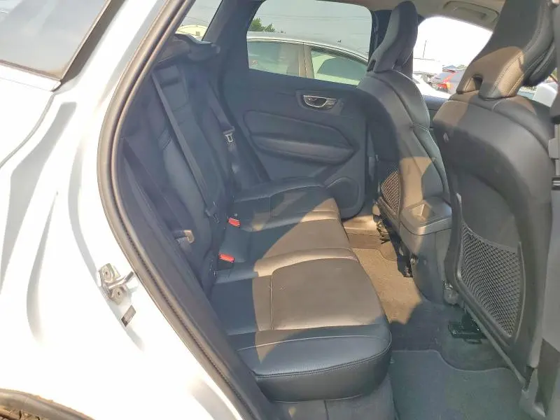 2019 VOLVO XC60 T5  
