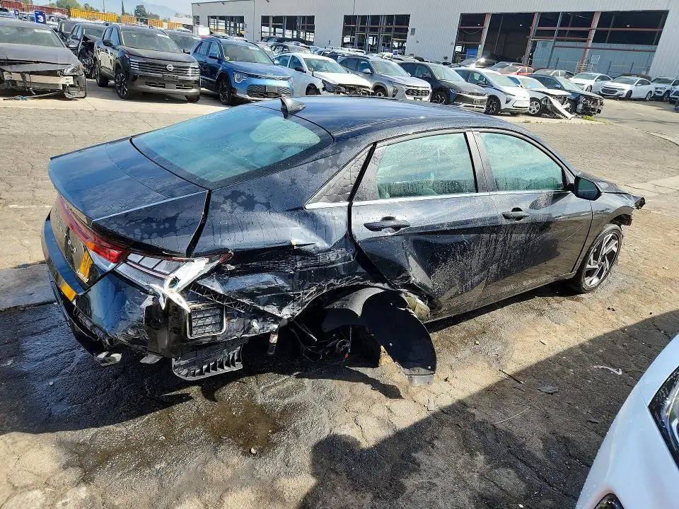 2025 HYUNDAI ELANTRA LIMITED  
