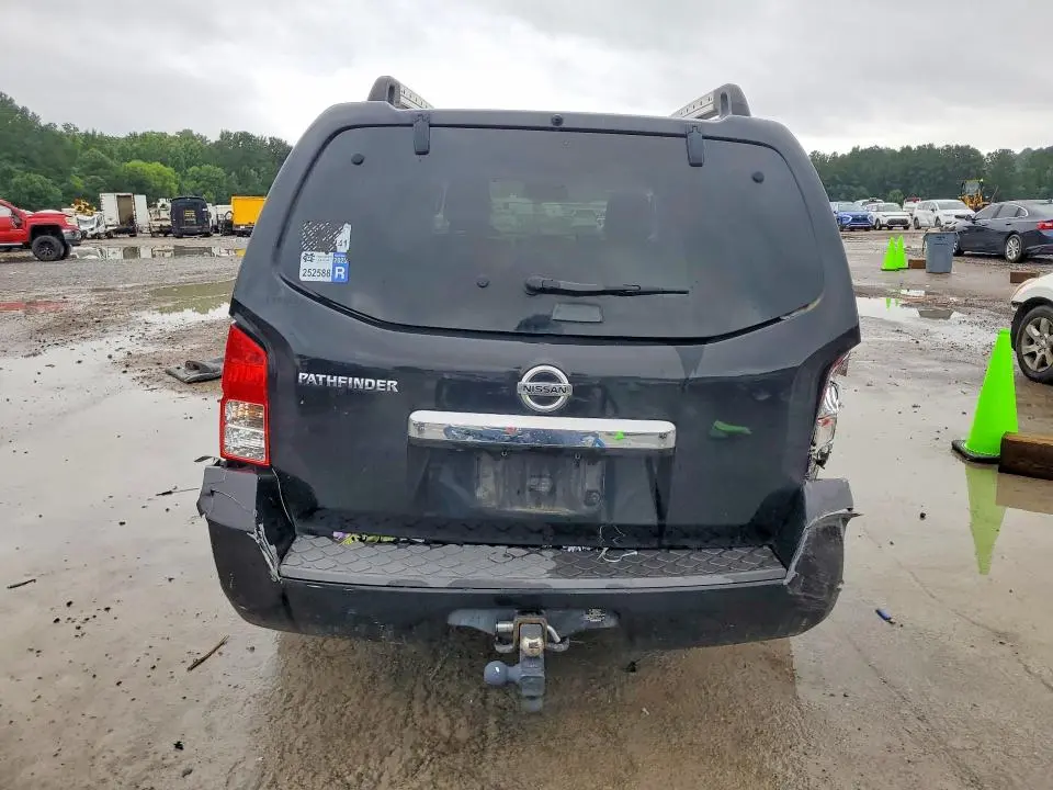 2011 NISSAN PATHFINDER S  