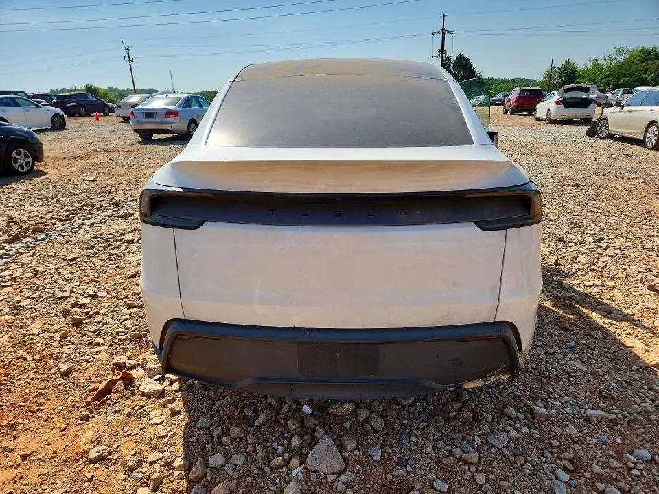 2026 TESLA MODEL Y   