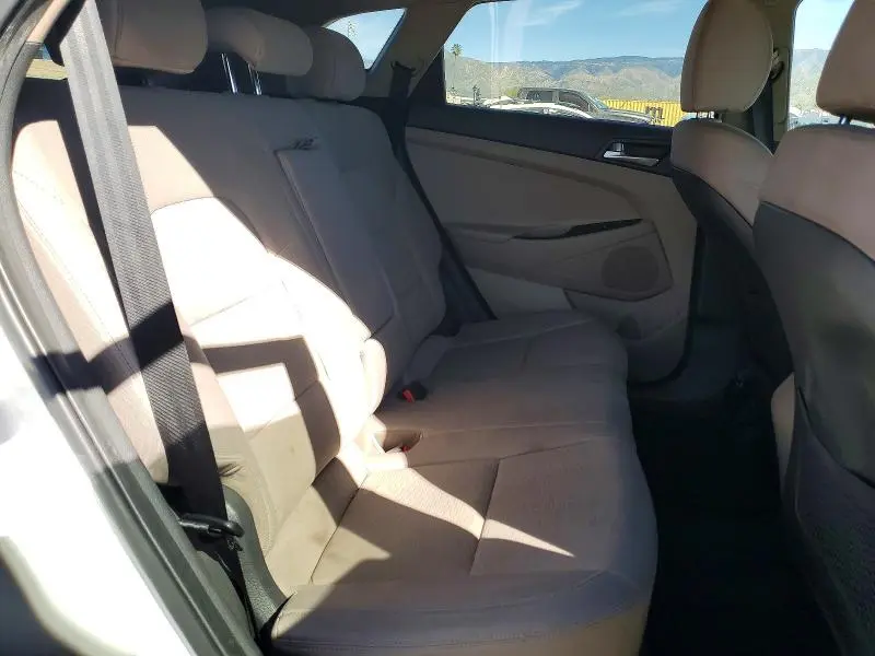 2019 HYUNDAI TUCSON SE  
