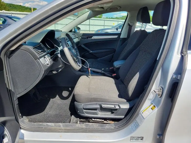 2016 VOLKSWAGEN PASSAT S  
