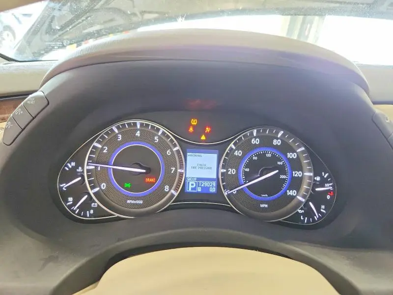 2012 INFINITI QX56 BASE  