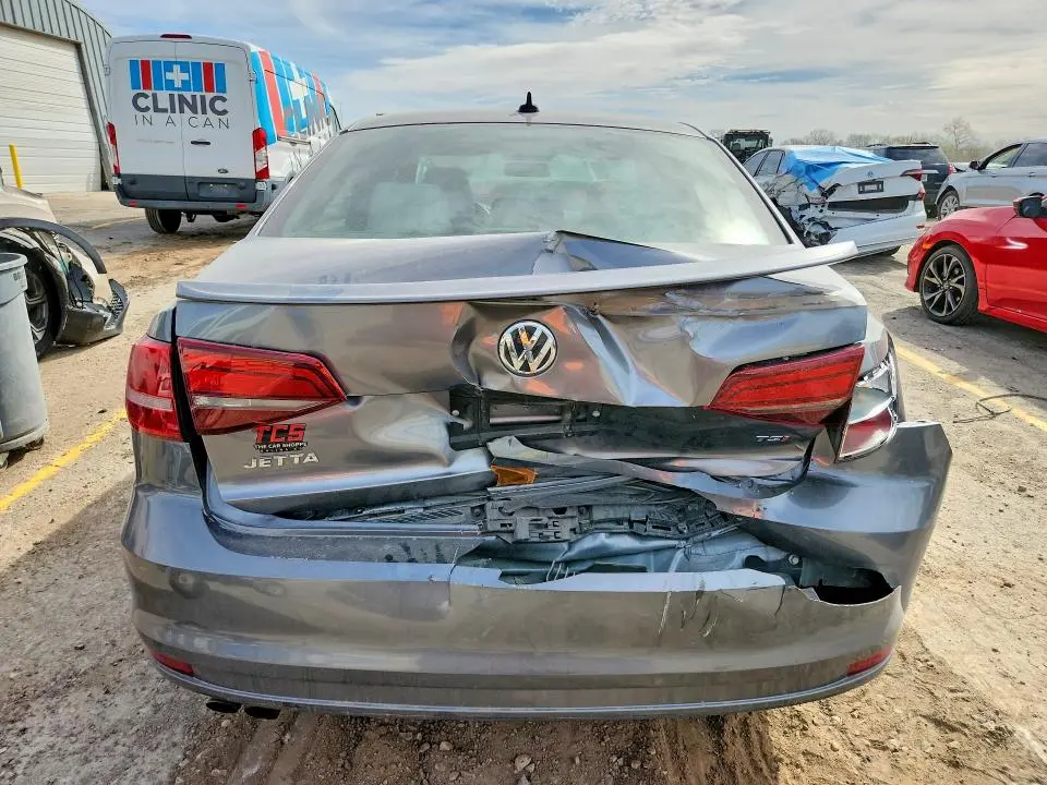 2016 VOLKSWAGEN JETTA SPORT  