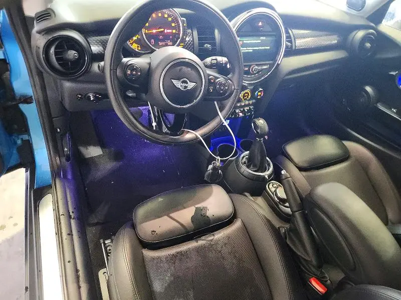 2017 MINI COOPER S  