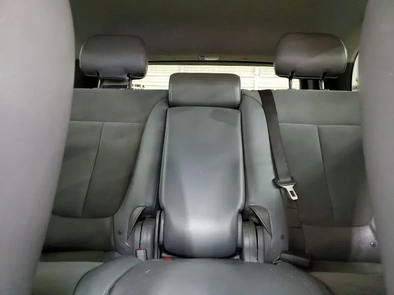 2010 HYUNDAI SANTA FE SE  