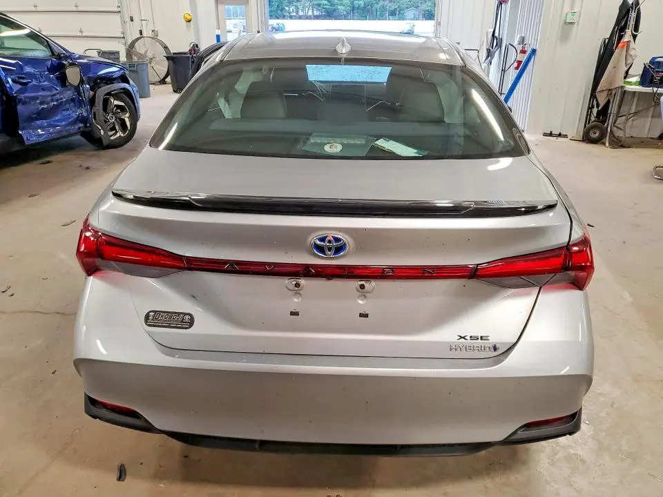 2021 TOYOTA AVALON XSE  