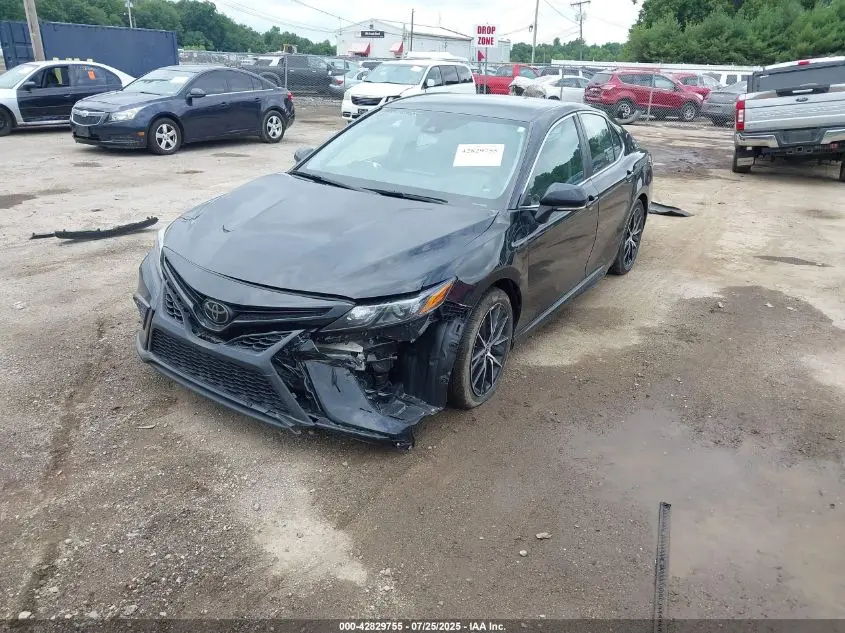 2022 TOYOTA CAMRY SE