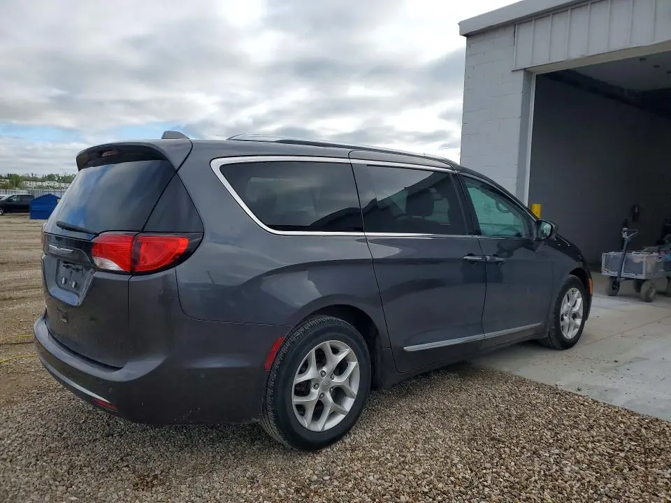2017 CHRYSLER PACIFICA TOURING L PLUS  