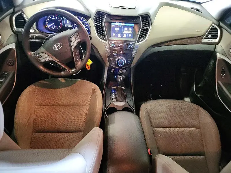 2017 HYUNDAI SANTA FE SE  