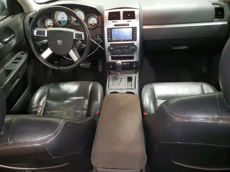 2010 DODGE CHARGER R  