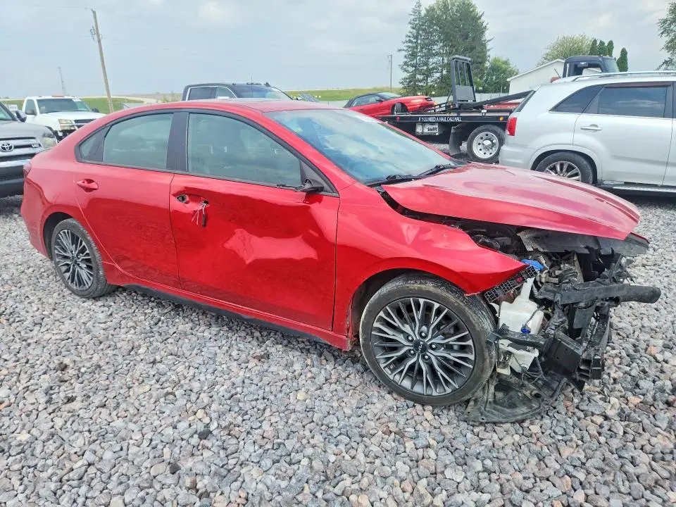 2024 KIA FORTE GT LINE  