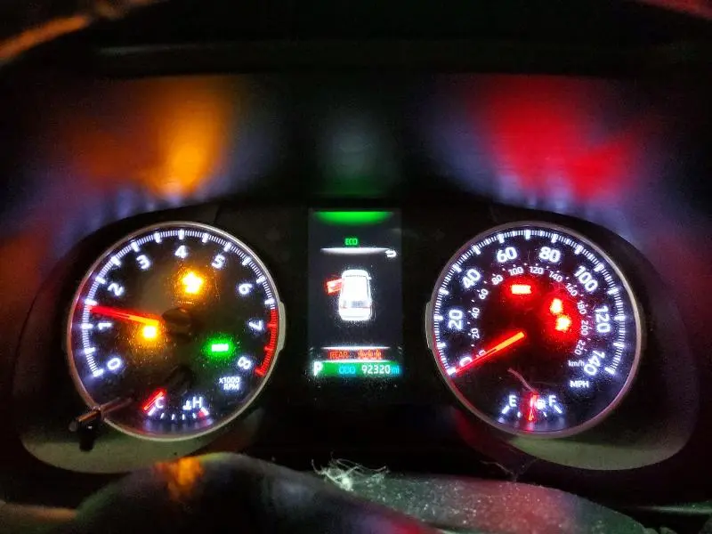 2020 TOYOTA RAV4 XLE  