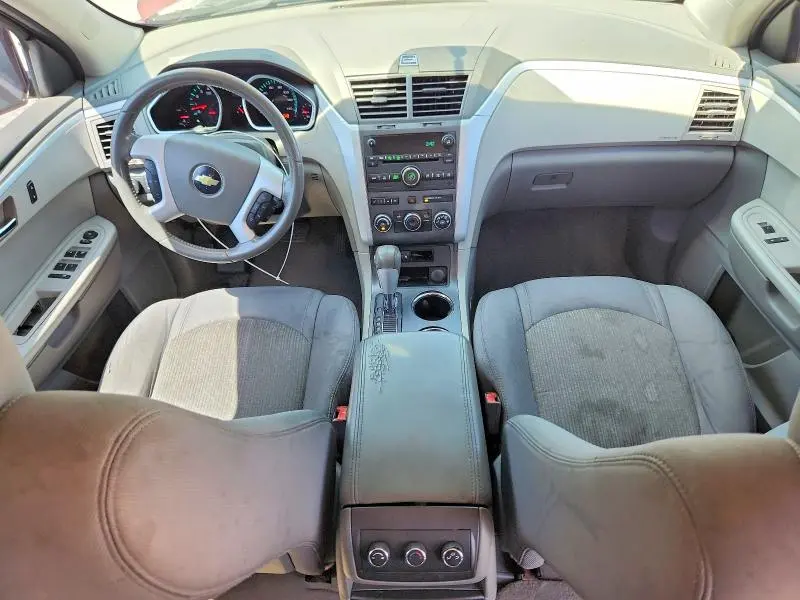 2010 CHEVROLET TRAVERSE LT  