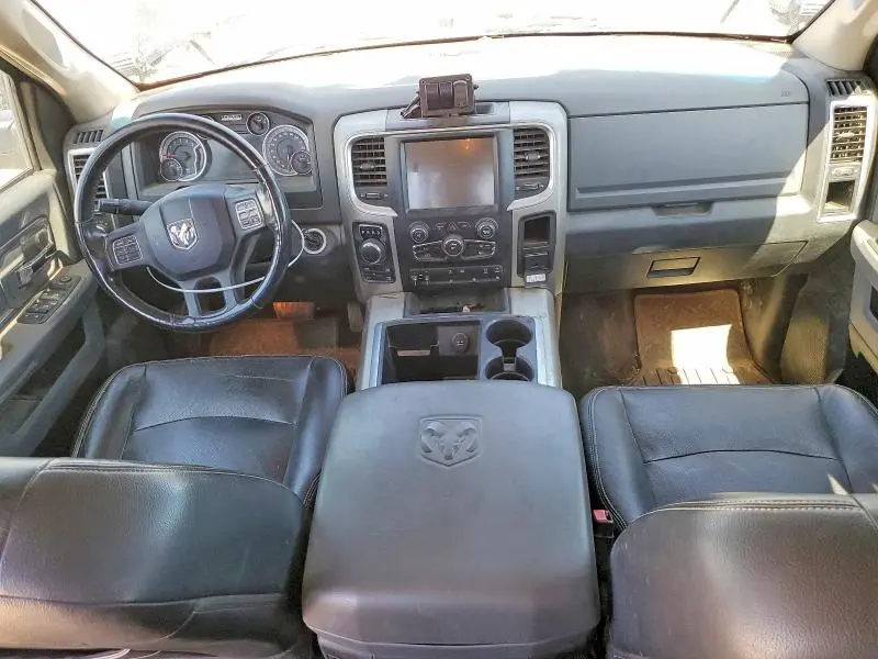 2015 RAM 1500 SLT  
