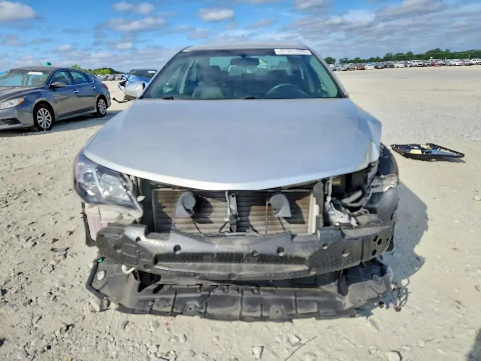 2014 TOYOTA CAMRY SE  