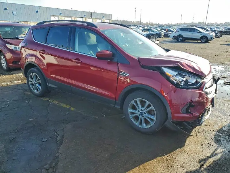 2017 FORD ESCAPE SE  