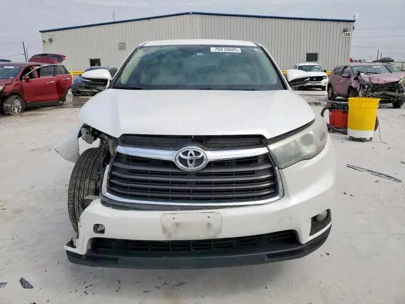 2015 TOYOTA HIGHLANDER LE  