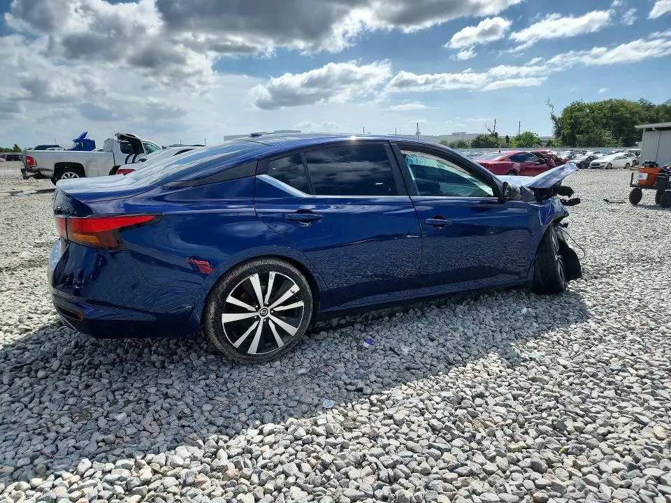 2019 NISSAN ALTIMA SR  