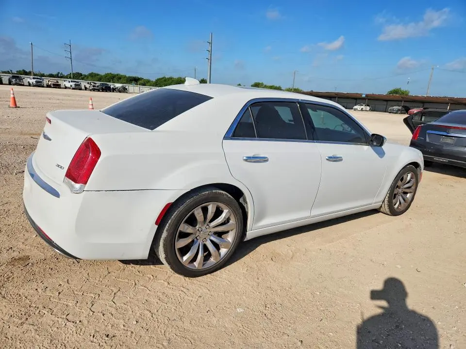 2019 CHRYSLER 300 LIMITED  