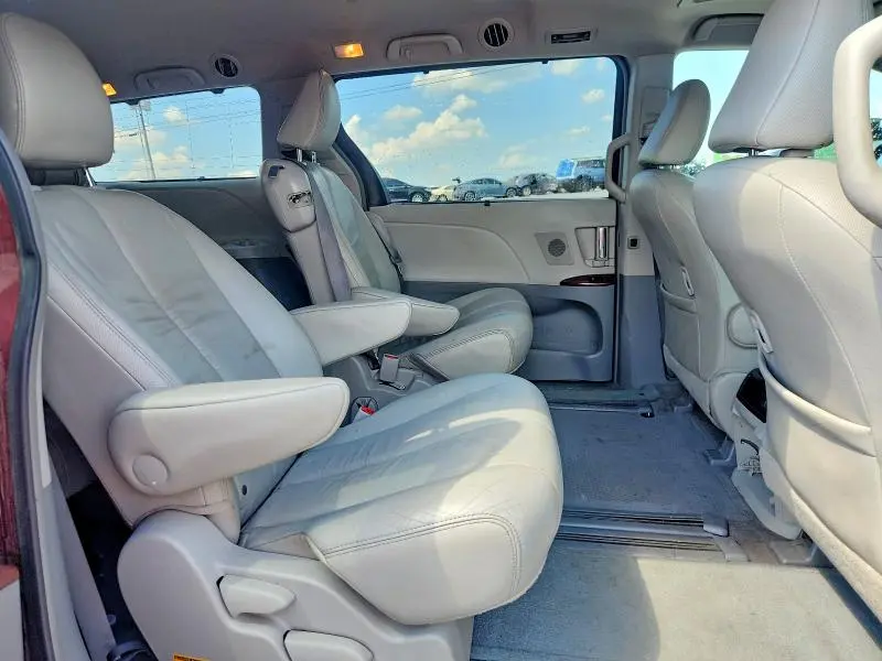 2011 TOYOTA SIENNA XLE 8-PASSENGER  