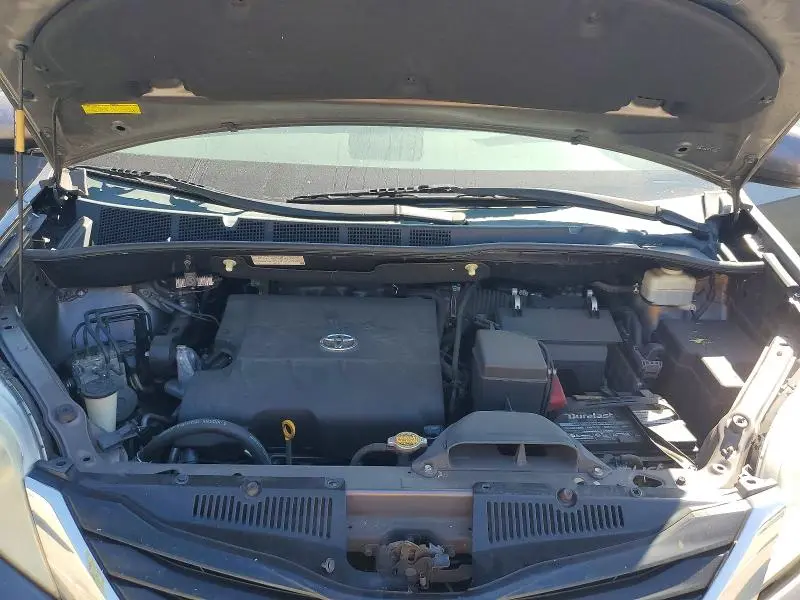 2012 TOYOTA SIENNA LE 8-PASSENGER  