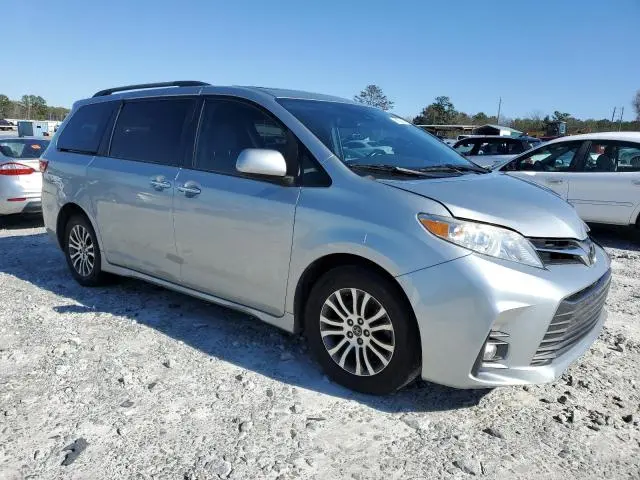 2019 TOYOTA SIENNA XLE