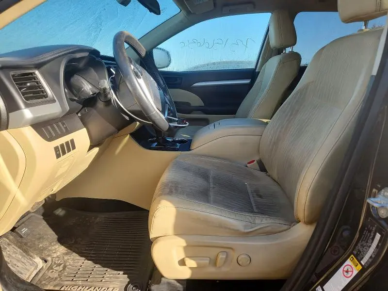 2015 TOYOTA HIGHLANDER LE PLUS  