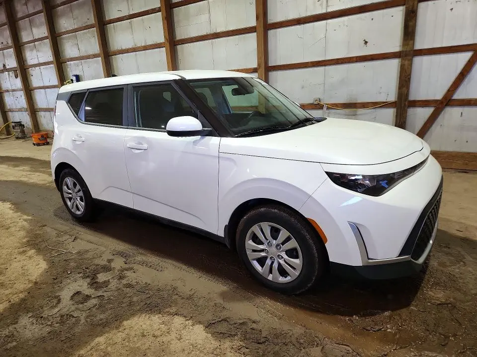 2024 KIA SOUL LX  