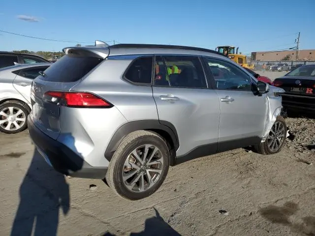 2022 TOYOTA COROLLA CROSS XLE  
