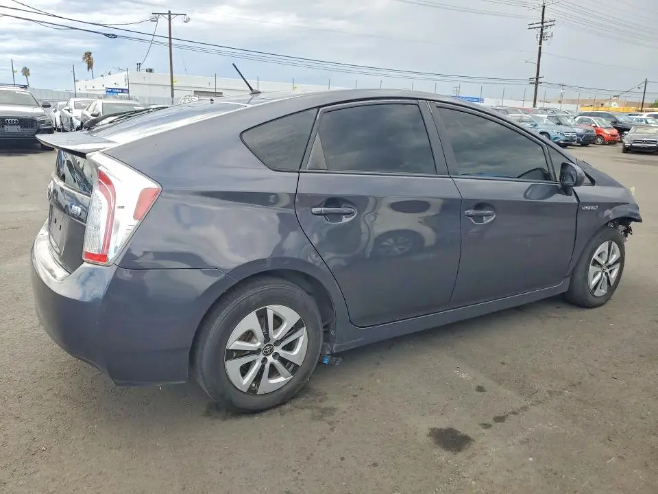 2013 TOYOTA PRIUS TWO  