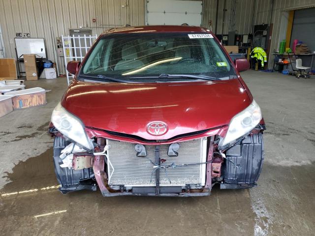 2016 TOYOTA SIENNA LE