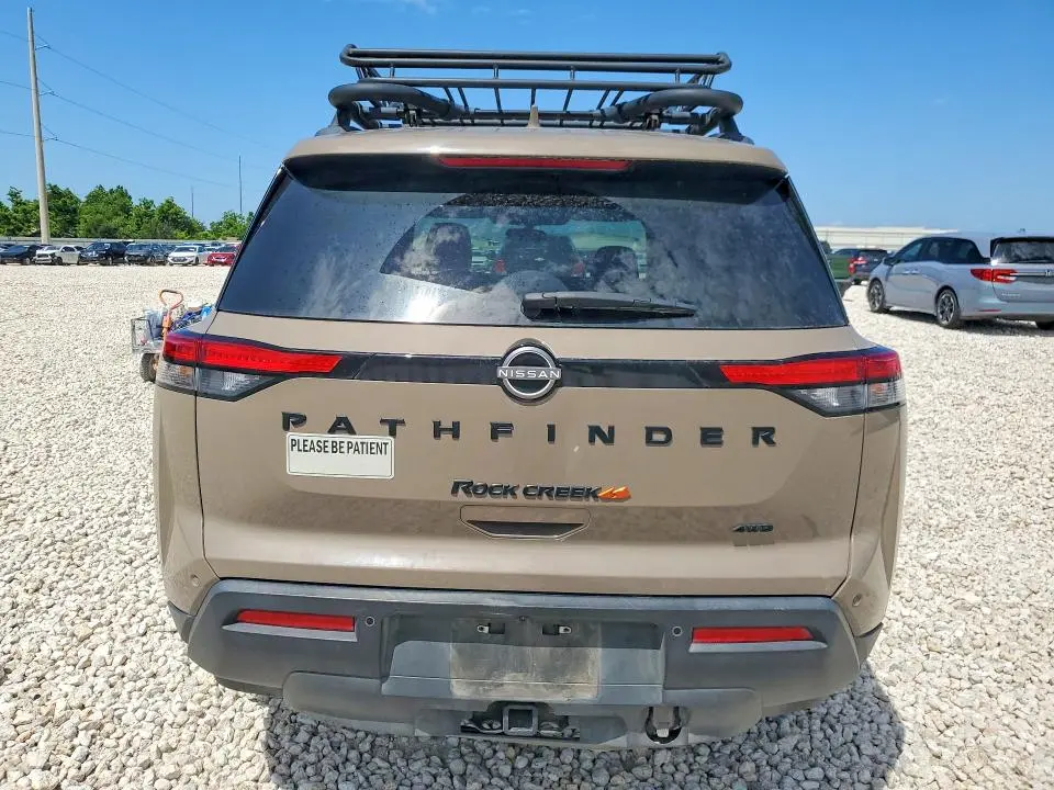 2023 NISSAN PATHFINDER SV  