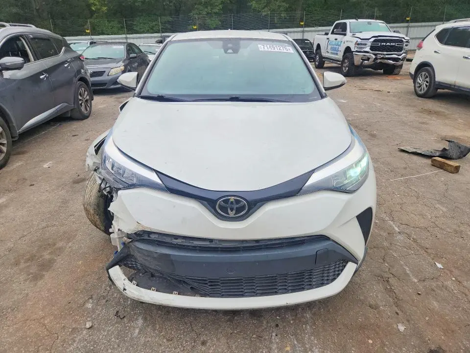2020 TOYOTA C-HR XLE  