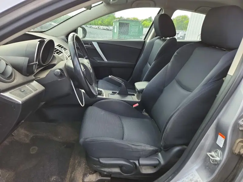 2011 MAZDA 3 S  