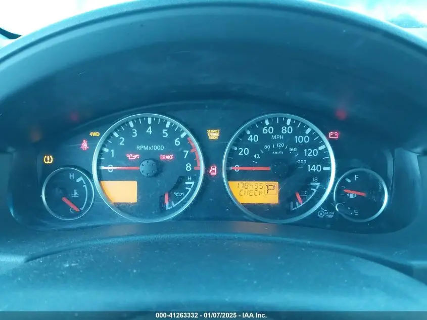 2011 NISSAN PATHFINDER LE