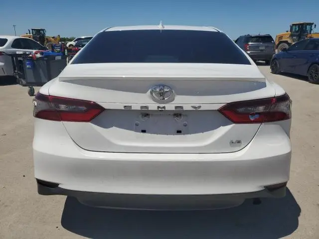 2022 TOYOTA CAMRY LE  