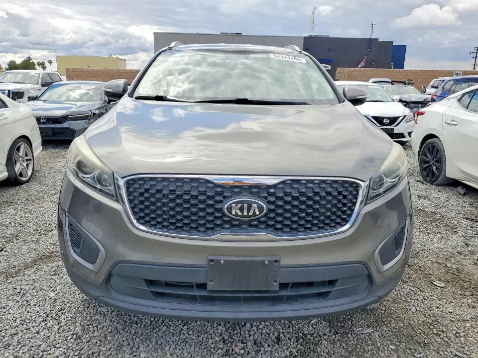 2017 KIA SORENTO LX  