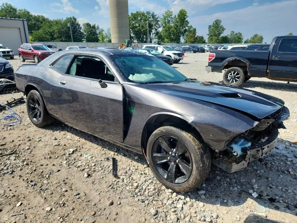 2021 DODGE CHALLENGER SXT  