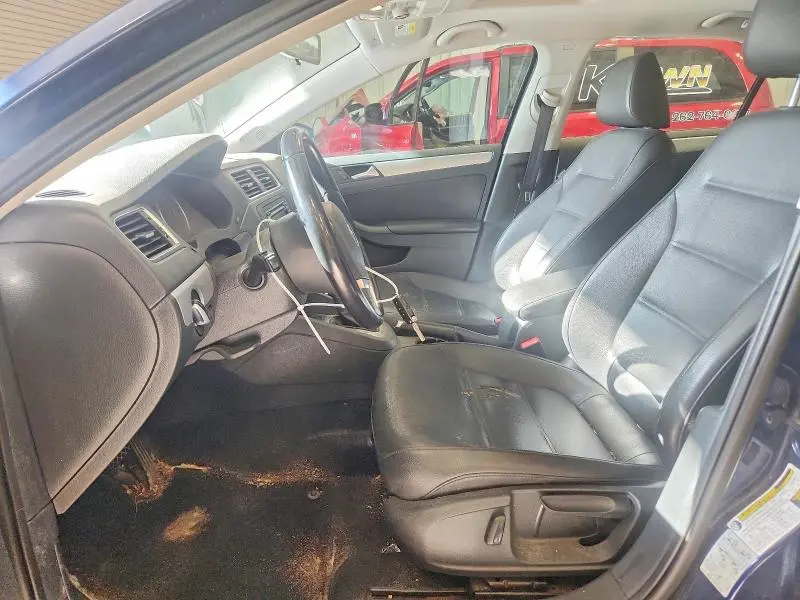 2013 VOLKSWAGEN JETTA SE  