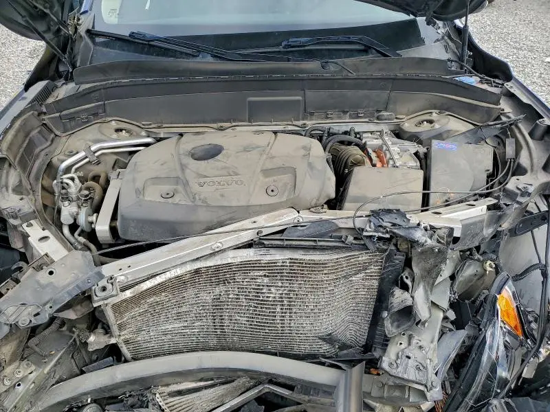 2016 VOLVO XC90 T8  